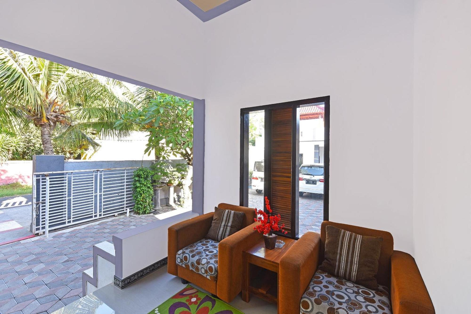 Oyo 91192 Homestay Antara Gilimanuk Esterno foto