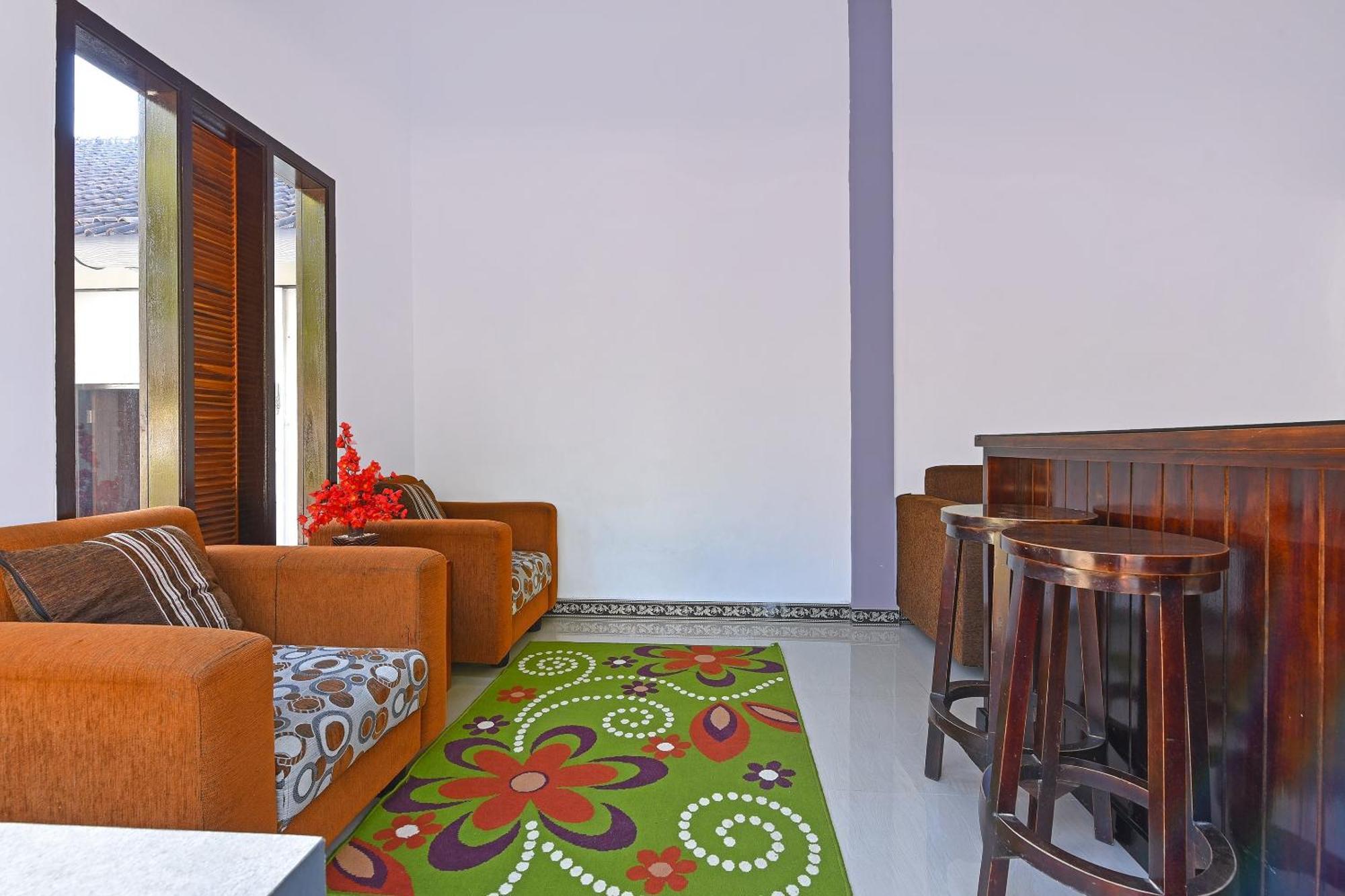 Oyo 91192 Homestay Antara Gilimanuk Esterno foto