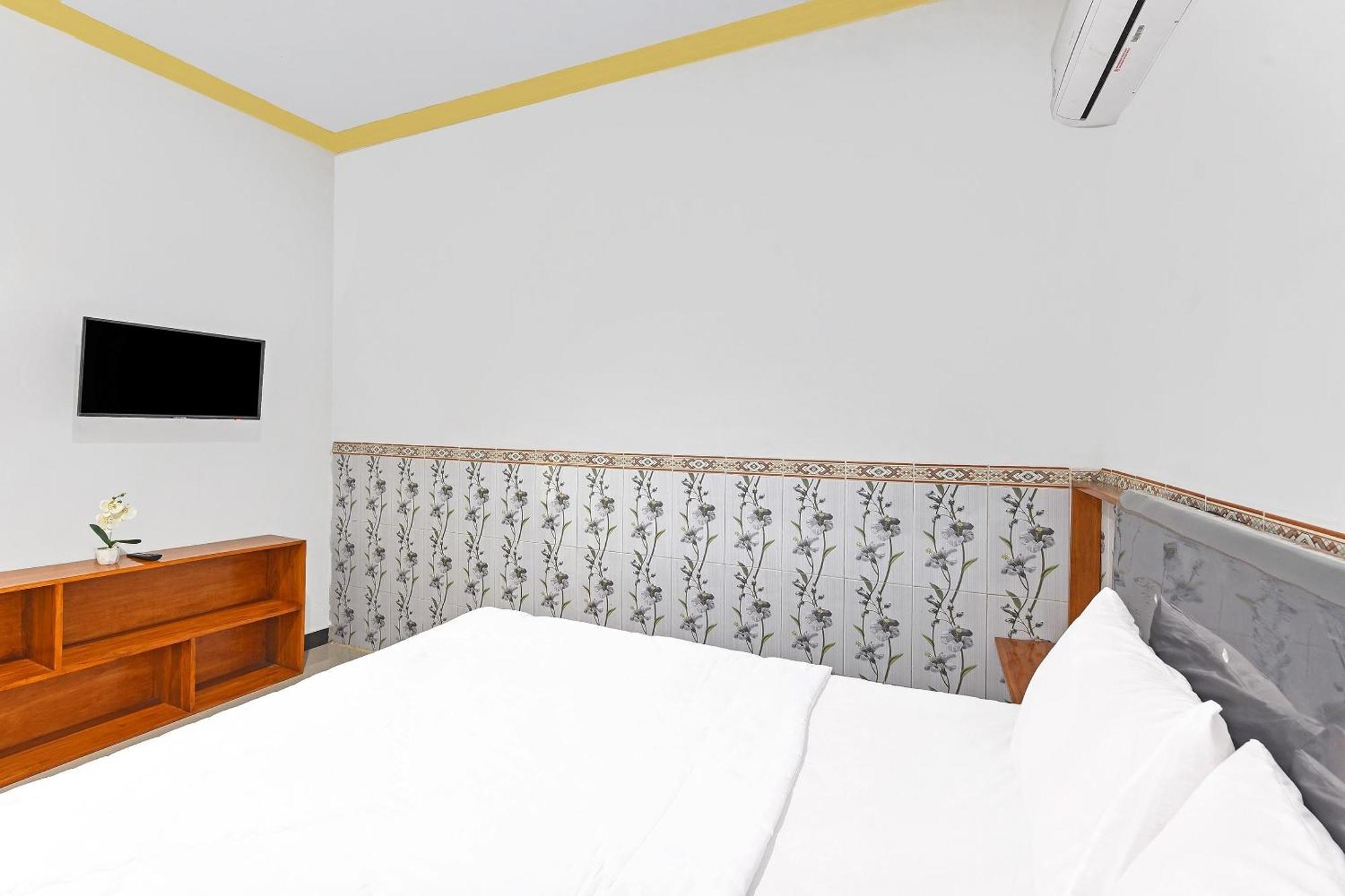 Oyo 91192 Homestay Antara Gilimanuk Esterno foto